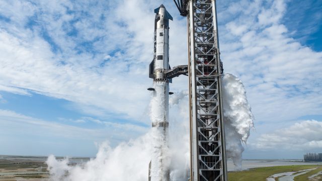 SpaceX星舰V3火箭首次加注燃料，即将迎来首飞