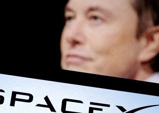 马斯克表态支持SpaceX与特斯拉合并